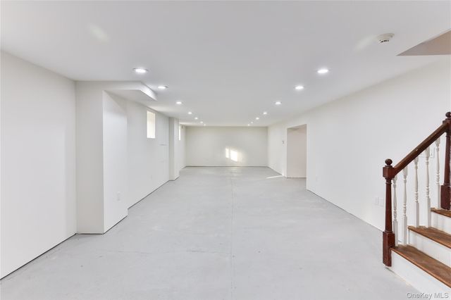 65 Red Oak Lane, Mount Kisco, NY 10549