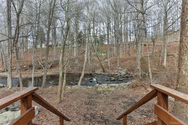 65 Red Oak Lane, Mount Kisco, NY 10549