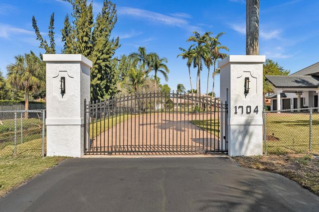 1704 SW 142nd Avenue, Davie, FL 33325
