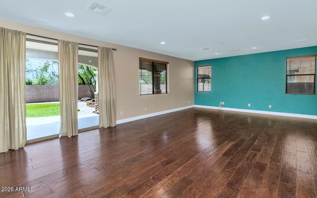 4525 W HEYERDAHL Drive, New River, AZ 85087