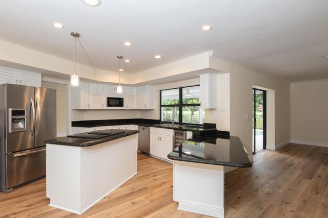 3201 SE Fairway W, Stuart, FL 34997