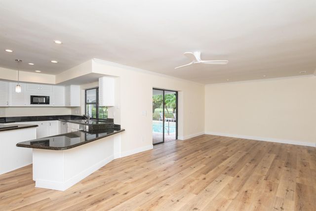 3201 SE Fairway W, Stuart, FL 34997