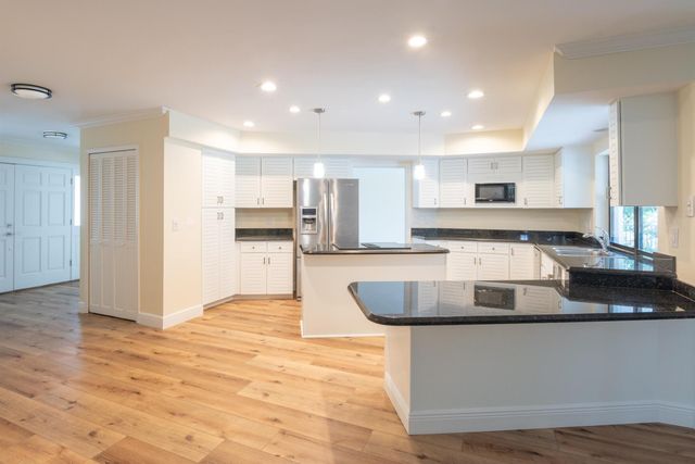 3201 SE Fairway W, Stuart, FL 34997