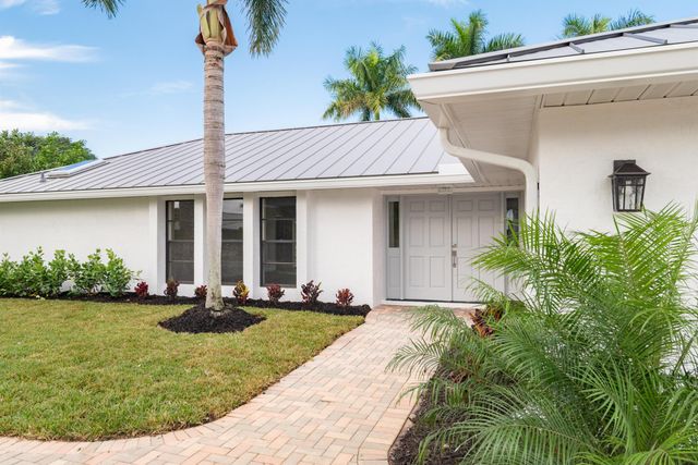 3201 SE Fairway W, Stuart, FL 34997