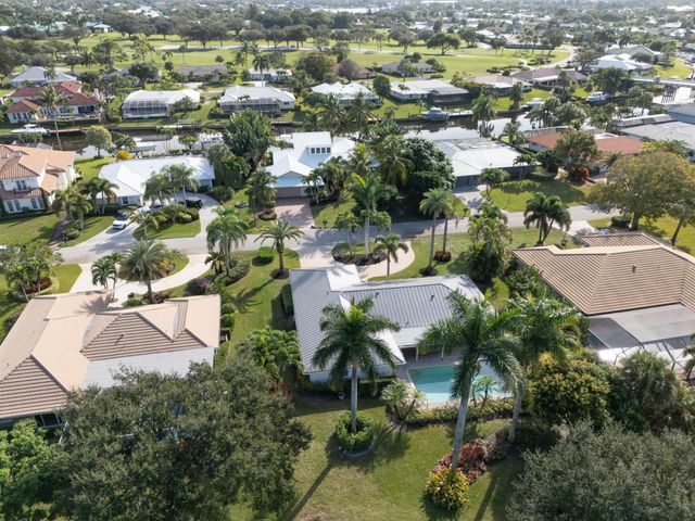 3201 SE Fairway W, Stuart, FL 34997