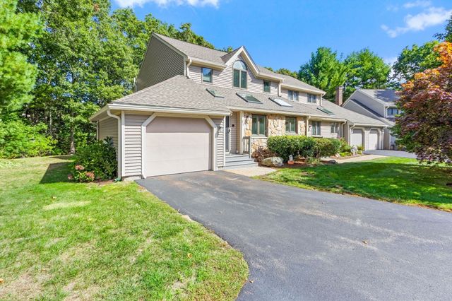 11 Magnolia Dr 11, Franklin, MA 02038