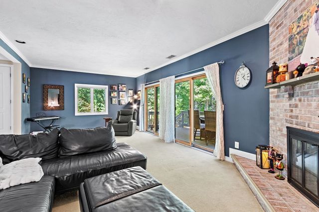 11 Magnolia Dr 11, Franklin, MA 02038