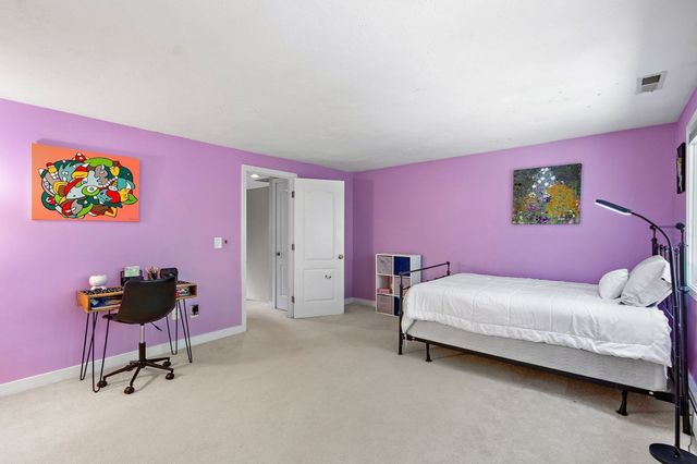 11 Magnolia Dr 11, Franklin, MA 02038