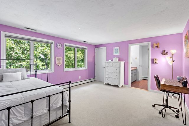 11 Magnolia Dr 11, Franklin, MA 02038