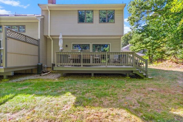 11 Magnolia Dr 11, Franklin, MA 02038