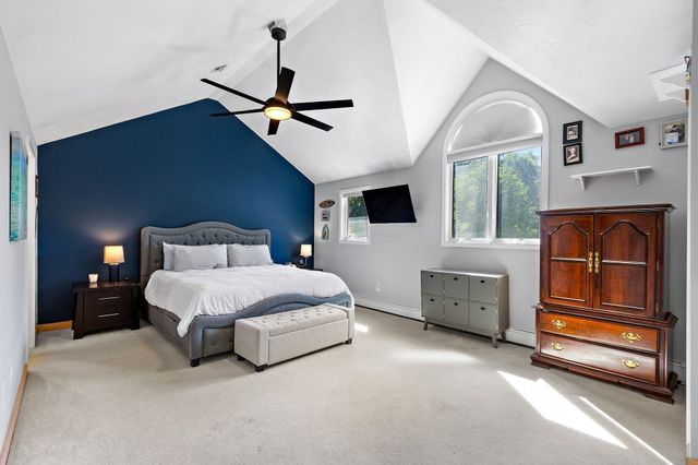 11 Magnolia Dr 11, Franklin, MA 02038