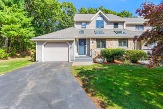 11 Magnolia Dr 11, Franklin, MA 02038