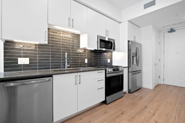 1212 Demonbreun St Apt 812, Nashville, TN 37203