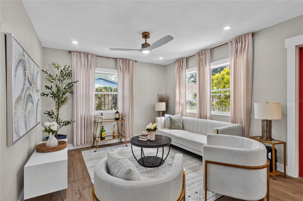 Image 5 of property listing at 8112 N 18TH STREET, Tampa, FL 33604