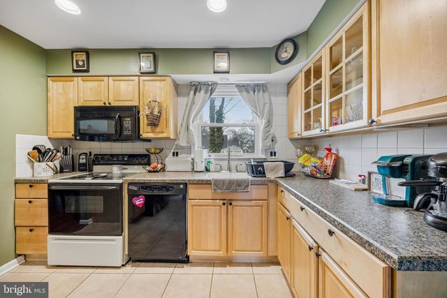 6 WESLEY AVE, Cherry Hill, NJ 08002