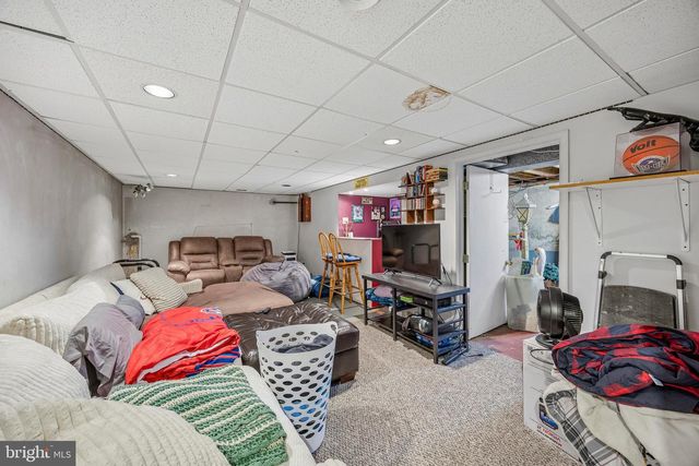 6 WESLEY AVE, Cherry Hill, NJ 08002