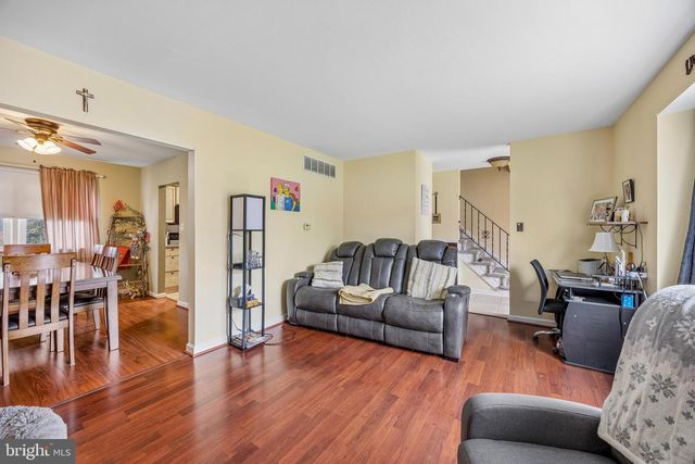 6 WESLEY AVE, Cherry Hill, NJ 08002