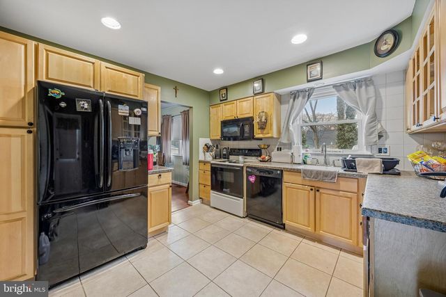 6 WESLEY AVE, Cherry Hill, NJ 08002