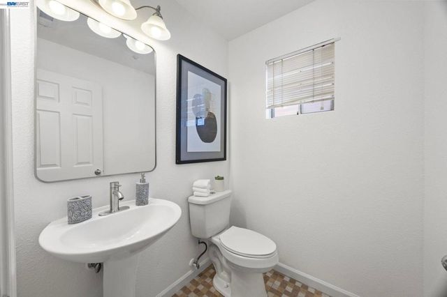 33011 Carrara Ter, Union City, CA 94587