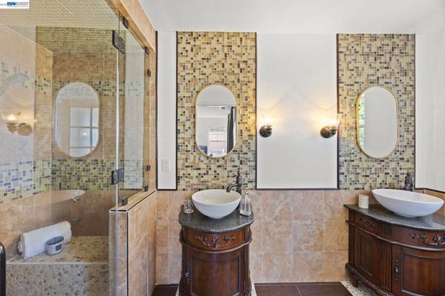 33011 Carrara Ter, Union City, CA 94587