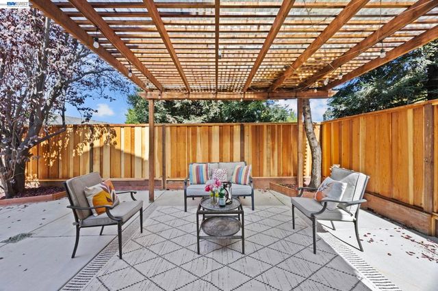 33011 Carrara Ter, Union City, CA 94587