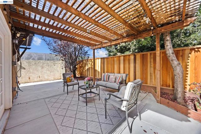 33011 Carrara Ter, Union City, CA 94587