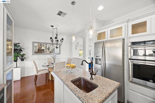 33011 Carrara Ter, Union City, CA 94587