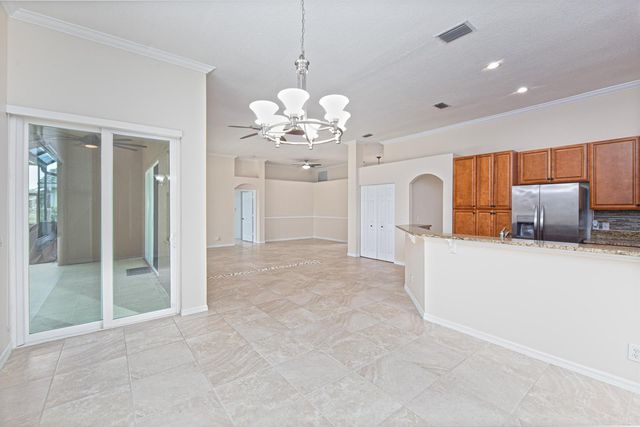 421 SW Crabapple Cove, Port St. Lucie, FL 34986