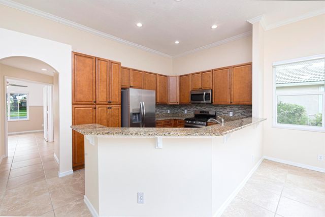 421 SW Crabapple Cove, Port St. Lucie, FL 34986