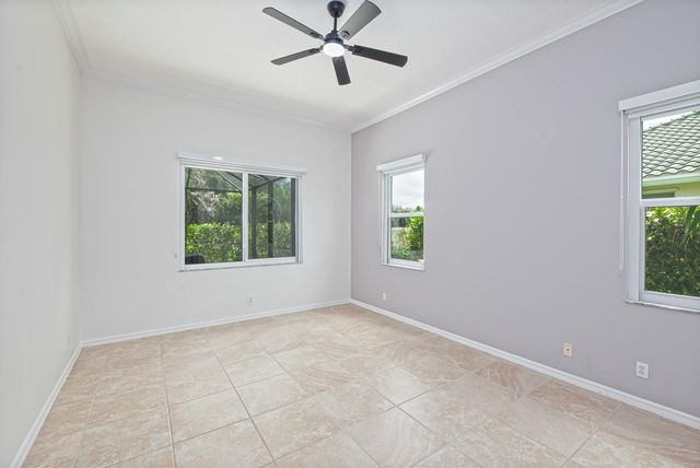 421 SW Crabapple Cove, Port St. Lucie, FL 34986