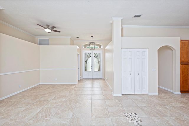 421 SW Crabapple Cove, Port St. Lucie, FL 34986