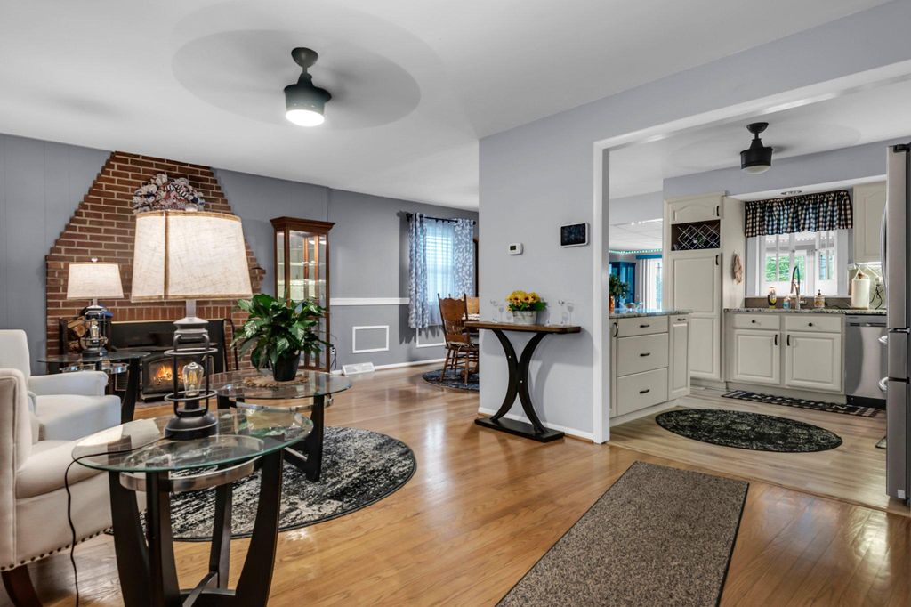 Image 5 of property listing at 9 RING FACTORY RD, Bel Air, MD 21014