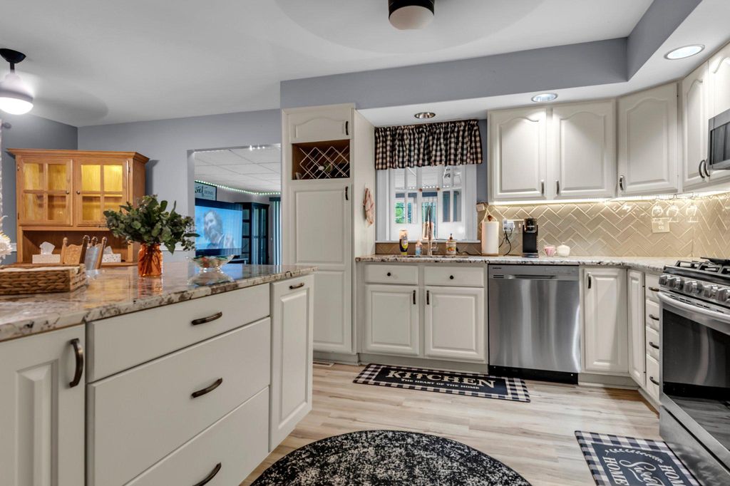 Image 9 of property listing at 9 RING FACTORY RD, Bel Air, MD 21014