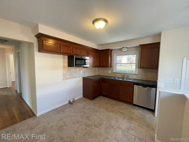 8236 Margaret Street, Taylor, MI 48180