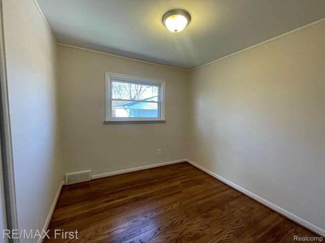 8236 Margaret Street, Taylor, MI 48180