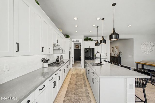 9527 E SOLINA Avenue, Mesa, AZ 85212