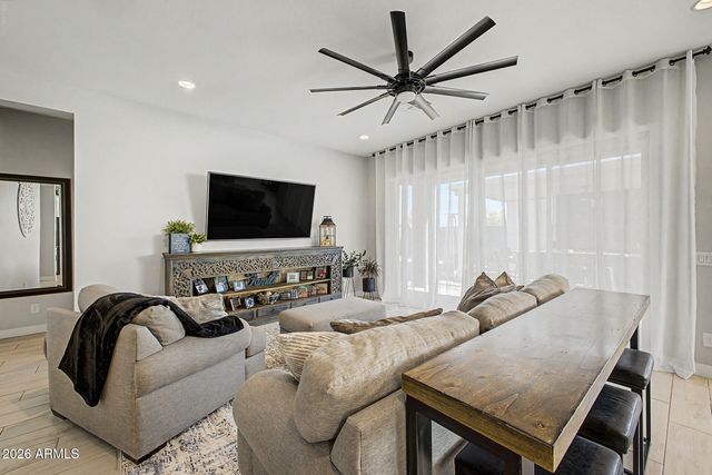 9527 E SOLINA Avenue, Mesa, AZ 85212
