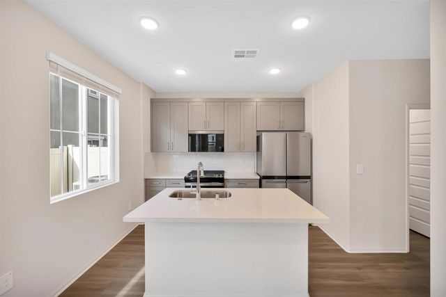 28311 Via Moscotel, Temecula, CA 92591