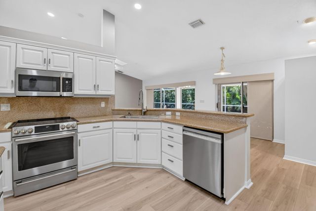 13578 Chatsworth Village Drive, Wellington, FL 33414