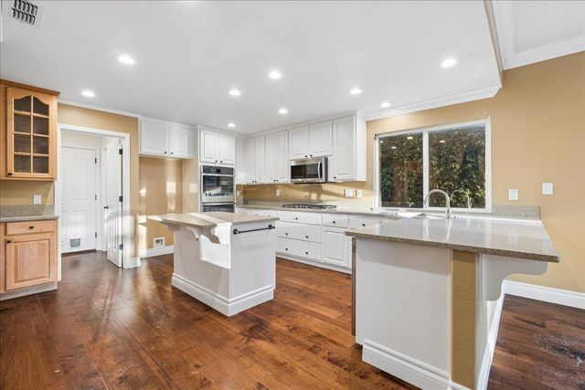 5351 Erickson Dr, Granite Bay, CA 95746