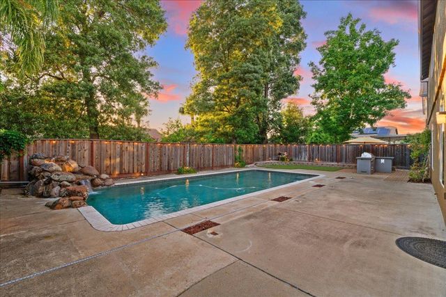 5351 Erickson Dr, Granite Bay, CA 95746