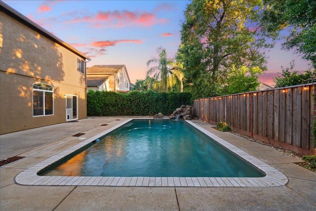 5351 Erickson Dr, Granite Bay, CA 95746