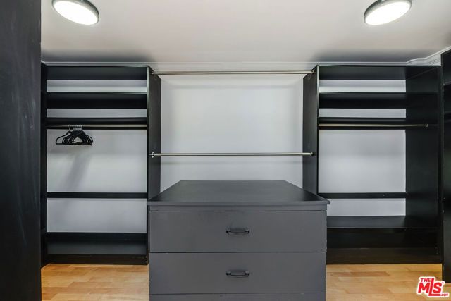 427 S Clark Drive, Beverly Hills, CA 90211