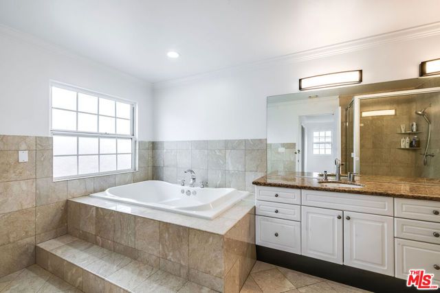 427 S Clark Drive, Beverly Hills, CA 90211