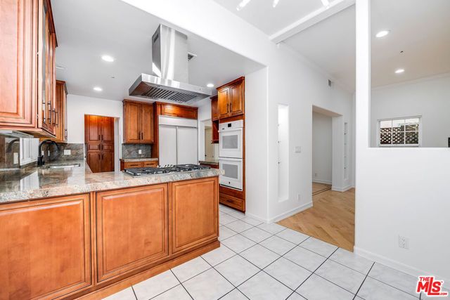 427 S Clark Drive, Beverly Hills, CA 90211