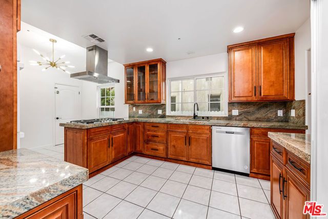 427 S Clark Drive, Beverly Hills, CA 90211