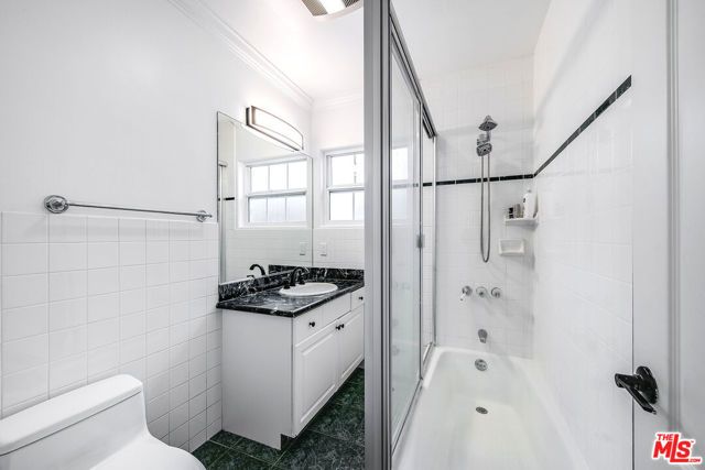 427 S Clark Drive, Beverly Hills, CA 90211