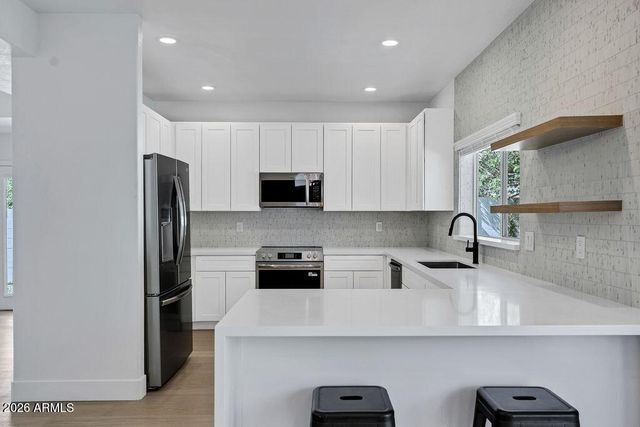 897 W PINON Avenue, Gilbert, AZ 85233