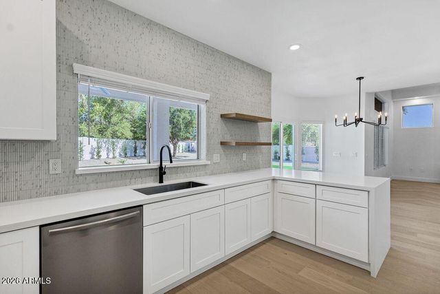 897 W PINON Avenue, Gilbert, AZ 85233