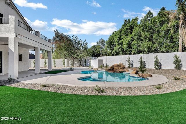897 W PINON Avenue, Gilbert, AZ 85233